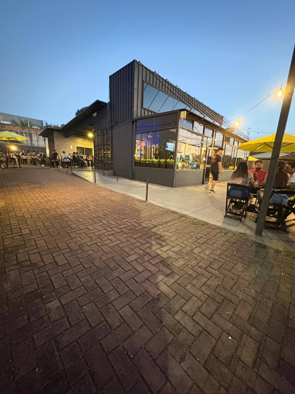 Exterior do Distrito Sport Bar